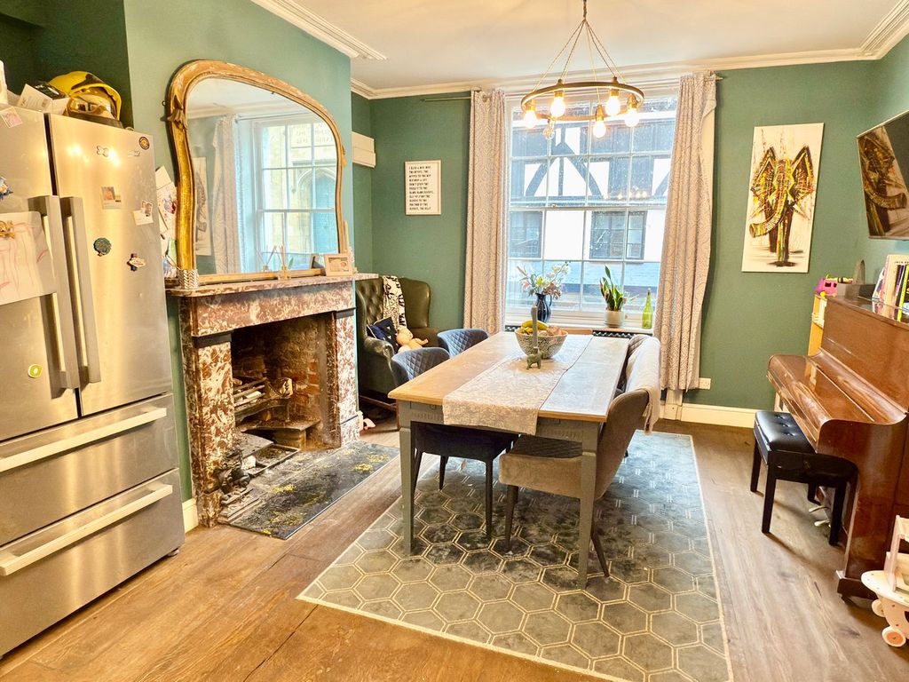 Property photo 3 of 21