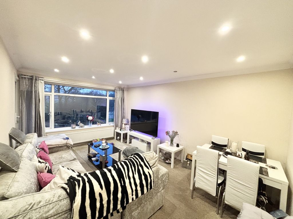 Property photo 3 of 10 Photo 5