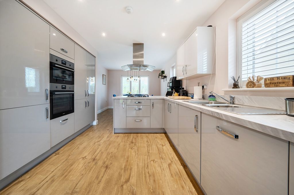 Property photo 3 of 18 Kitchen Diner