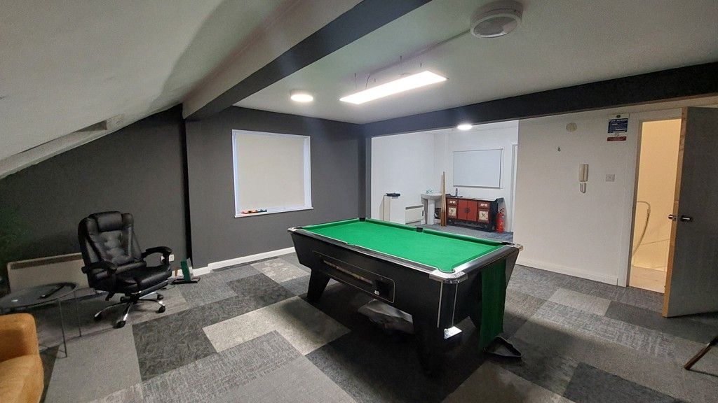 Property photo 3 of 9 Photo 7