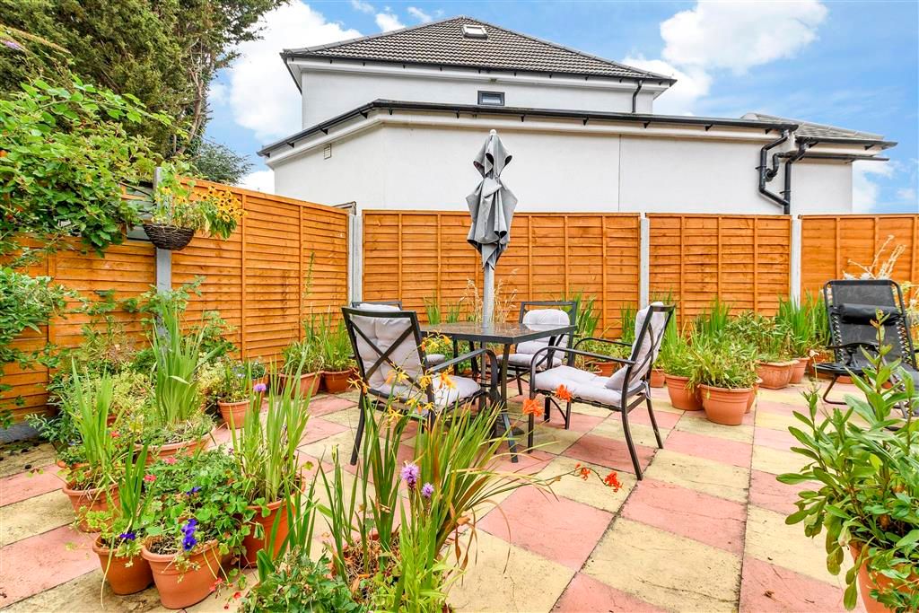 Property photo 3 of 15 Patio / Decking