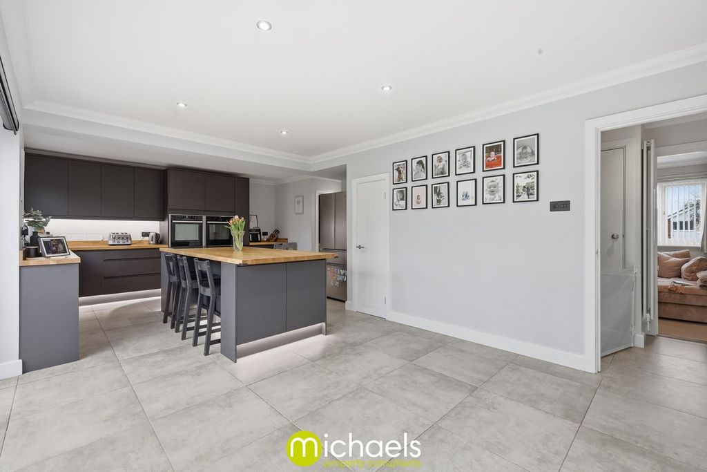 Property photo 3 of 29