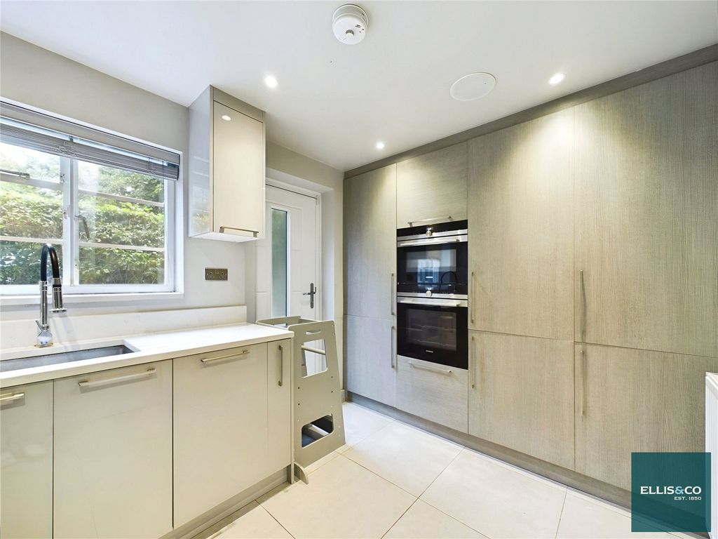 Property photo 2 of 11 Picture No. 72