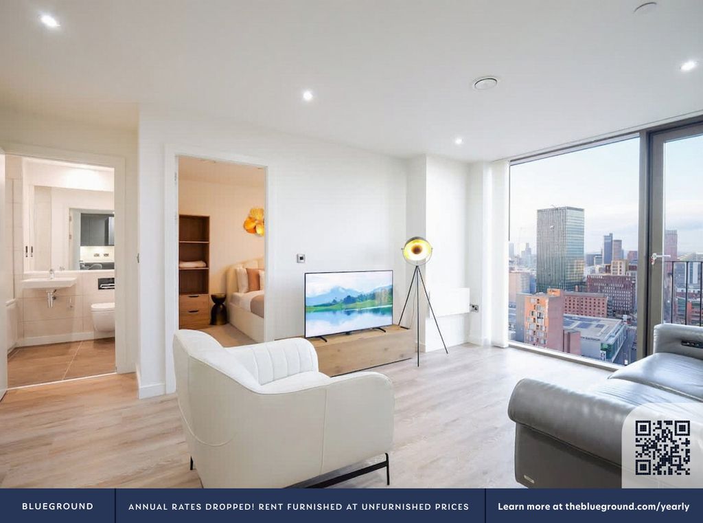 Property photo 3 of 27 Living Room