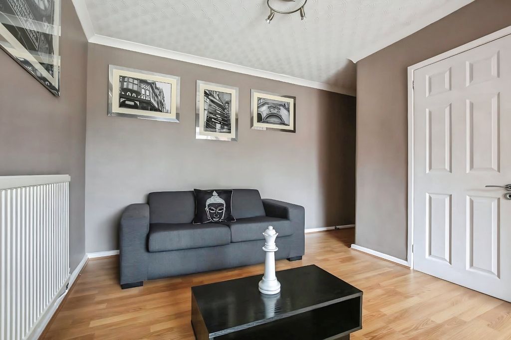 Additional image 5 of 3 bed semi-detached house to rentGreenfields, Upton, Chester, Cheshire CH2