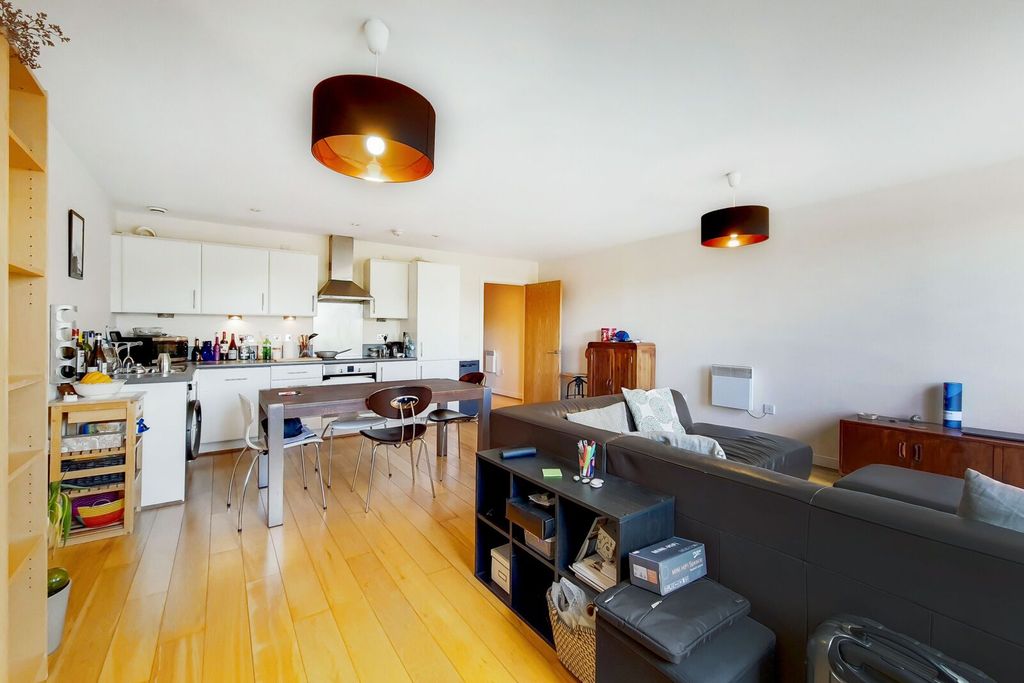 Property photo 1 of 9