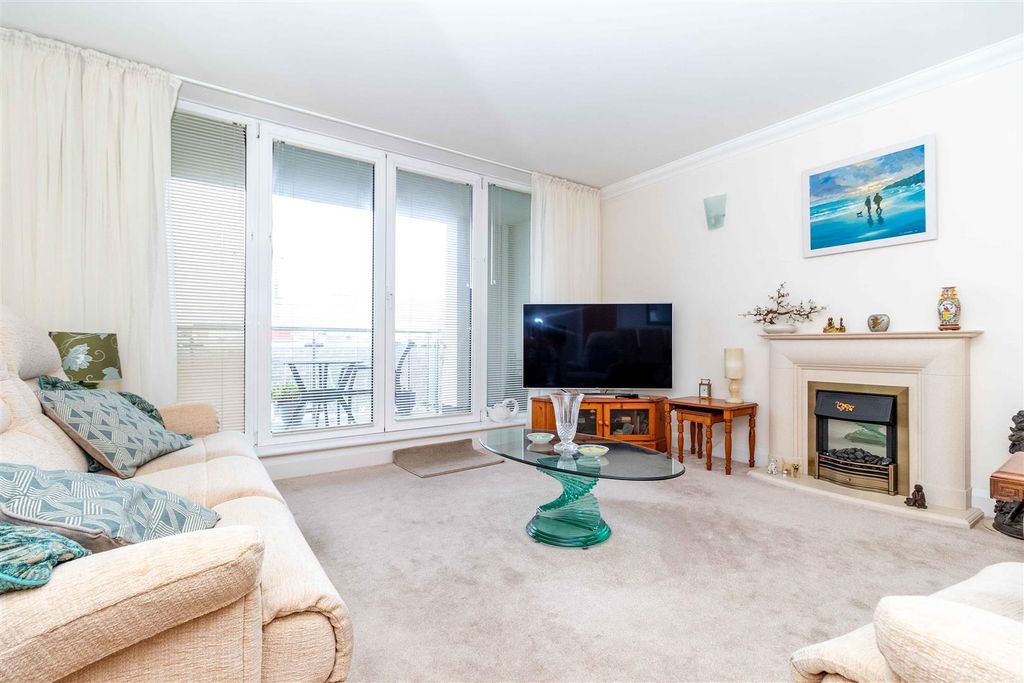 Property photo 2 of 23 Warne-12.Jpg