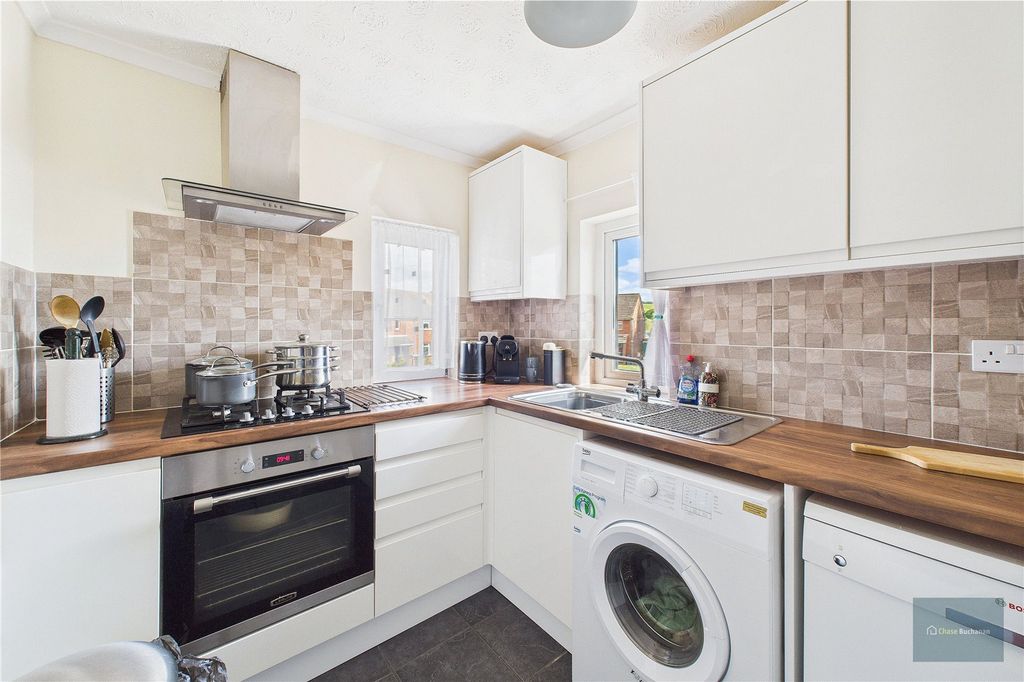 Property photo 3 of 11 Picture No. 02