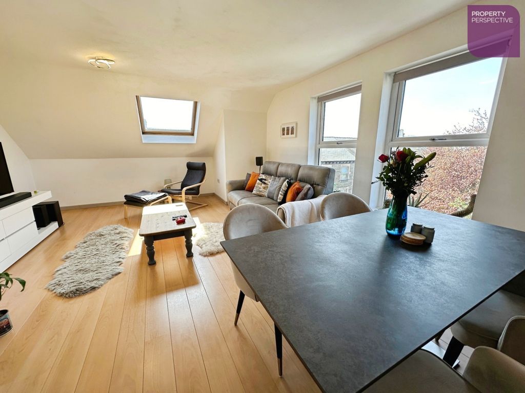 Property photo 2 of 12 Pbox-Img.Jpg