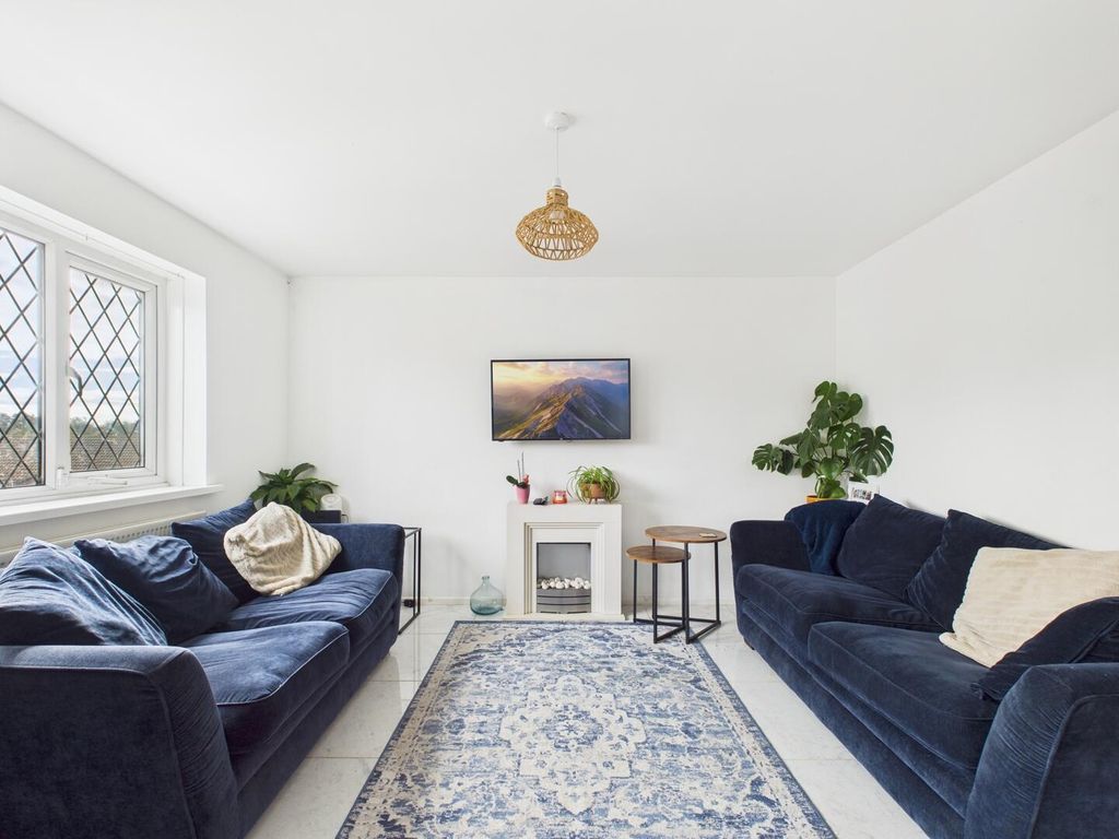 Property photo 2 of 11 Living Room