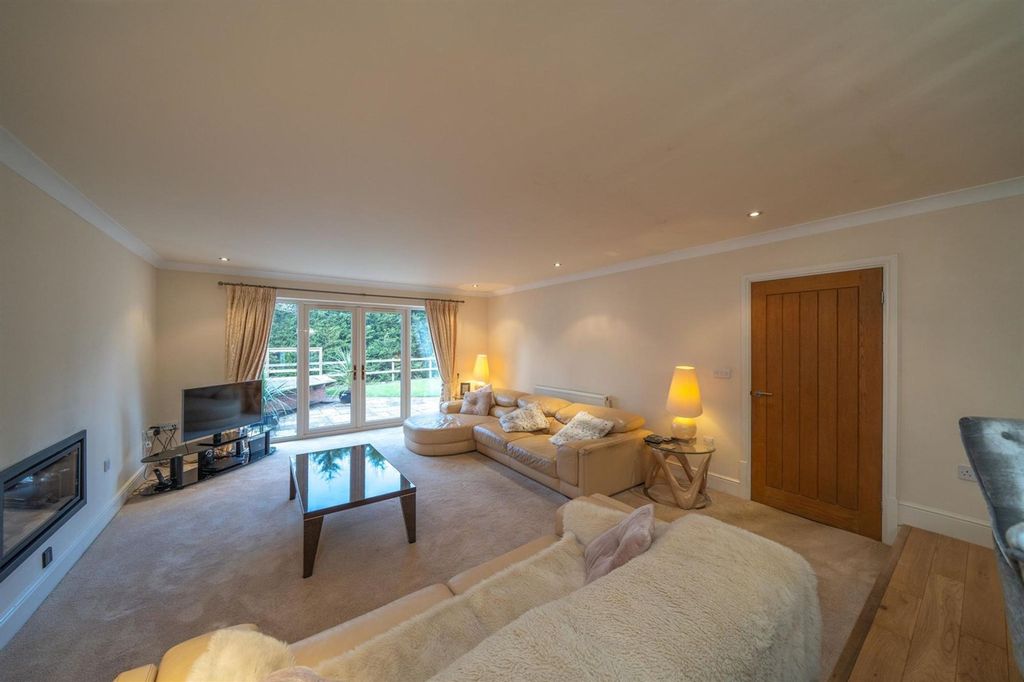 Additional image 14 of 4 bed detached house for saleHaywards Close, Glossop SK13