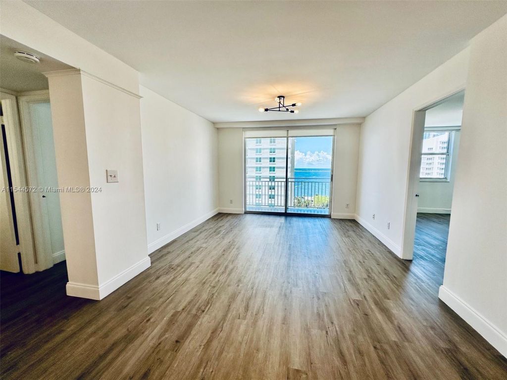 Property photo 3 of 23 <Alttext/>