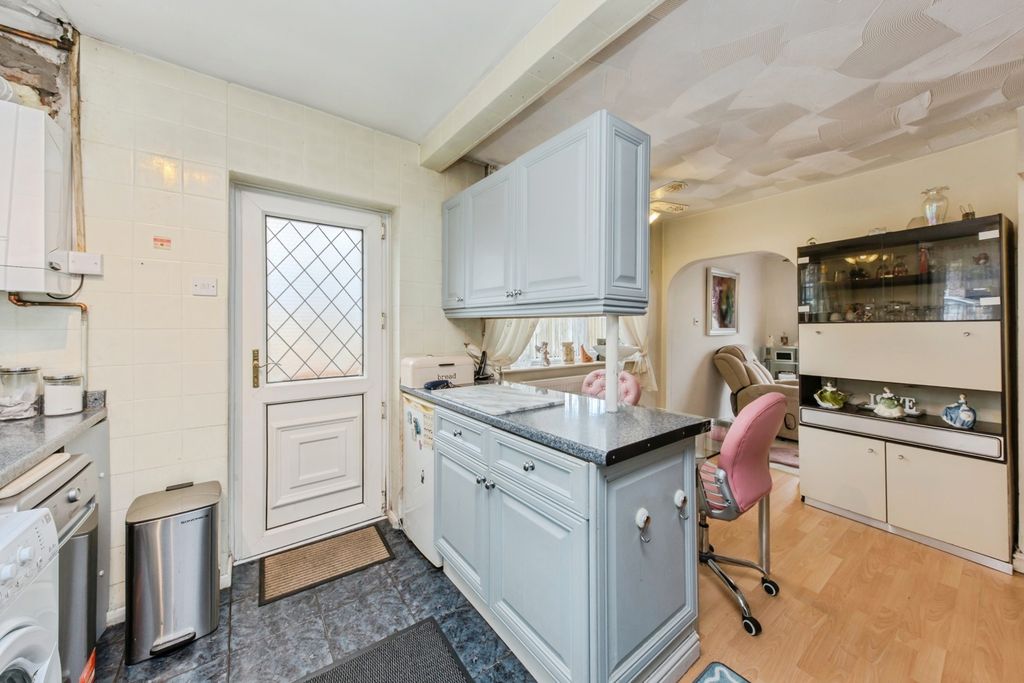 Property photo 3 of 20 Pbox-Img.Jpg
