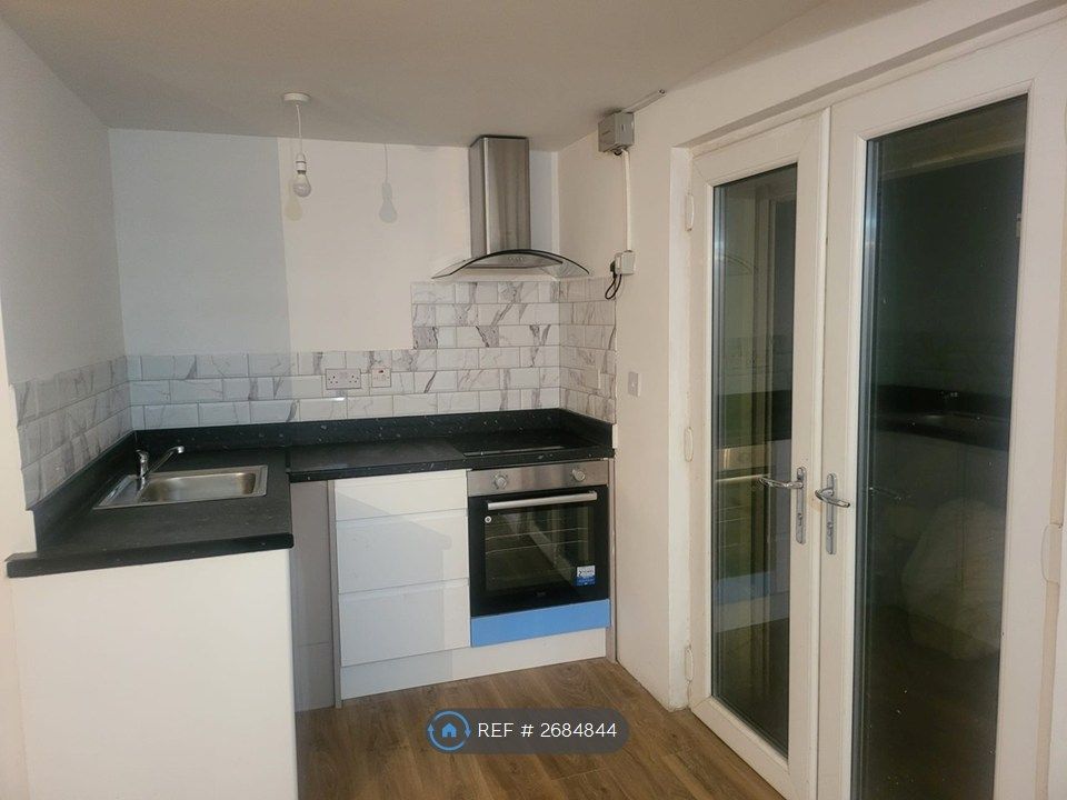 Property photo 2 of 5 Kitchenette/South View