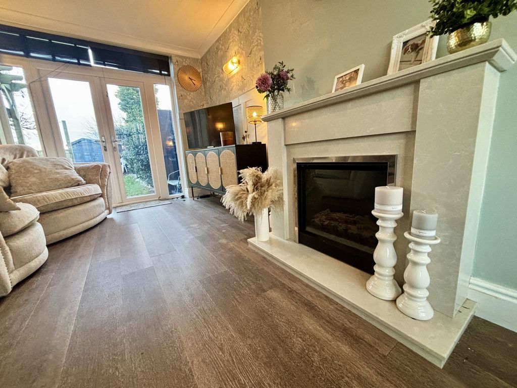 Property photo 2 of 30