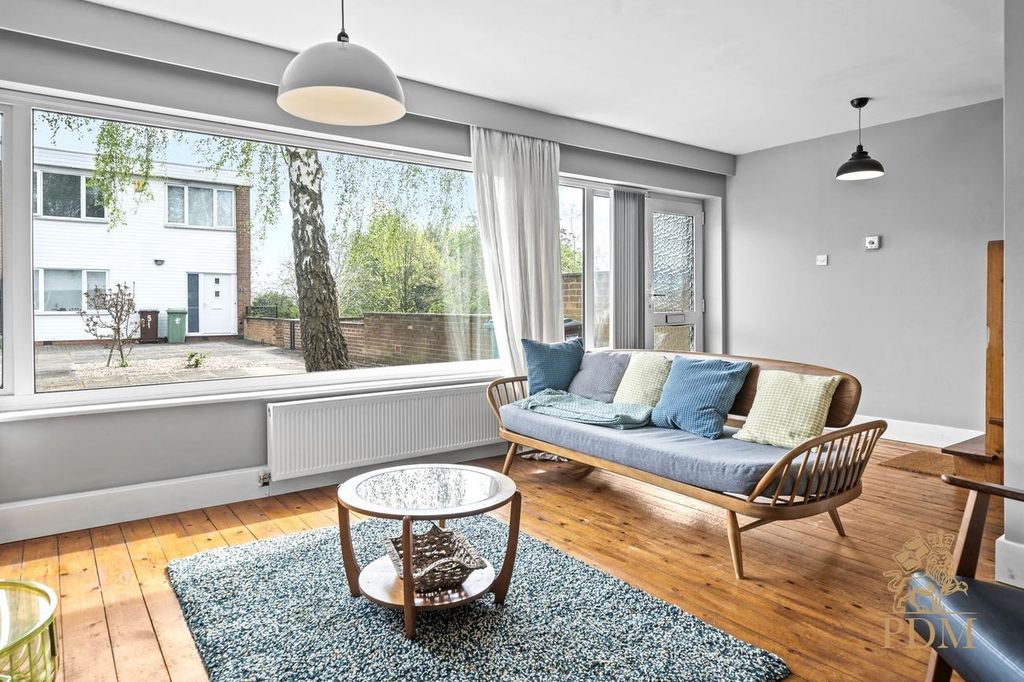 Property photo 1 of 19 6 Yeomans Court Clumber Road West The Park Ng7 1EU
