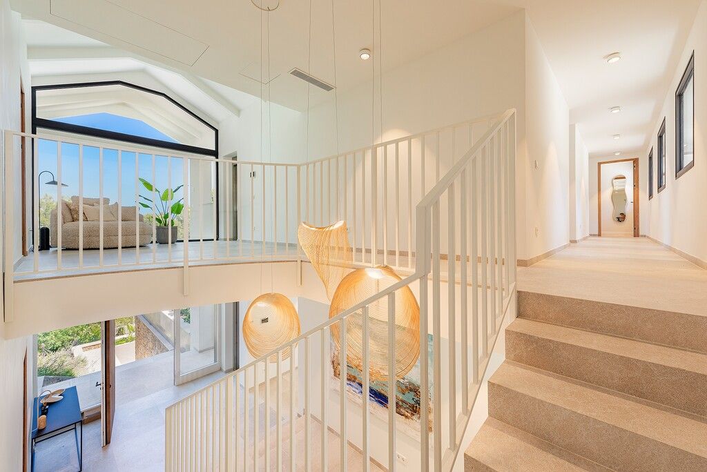 Property photo 3 of 20 Interior