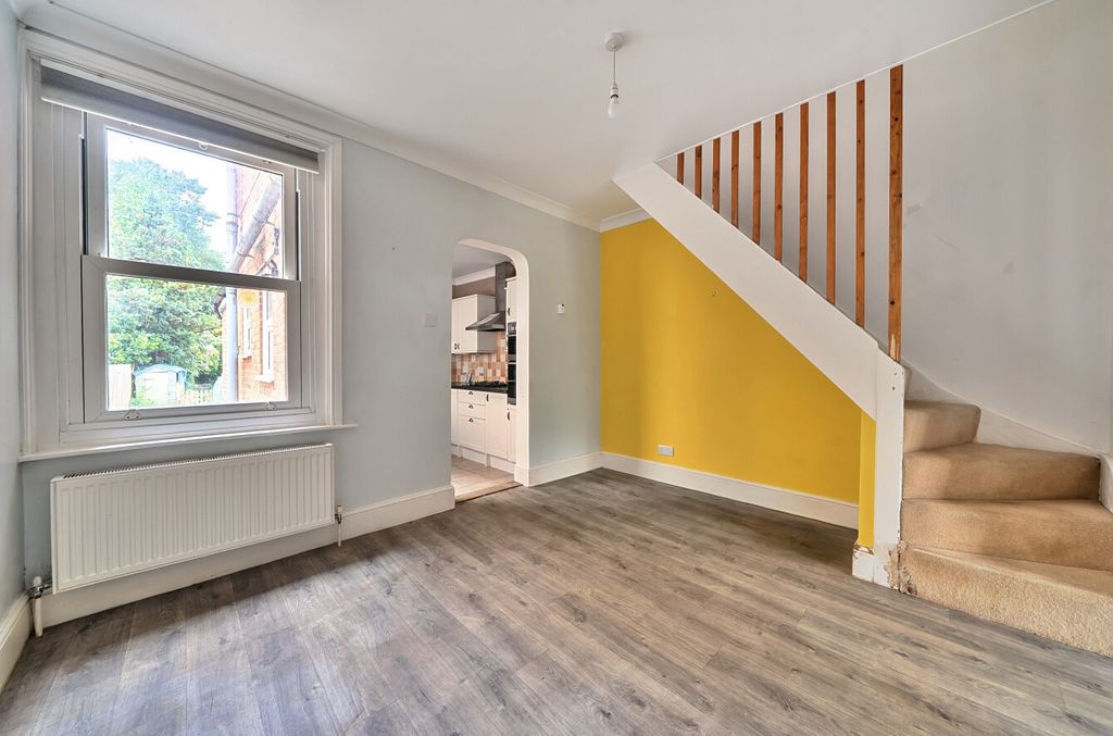 Property photo 3 of 13 1302247-25-684Ae9...