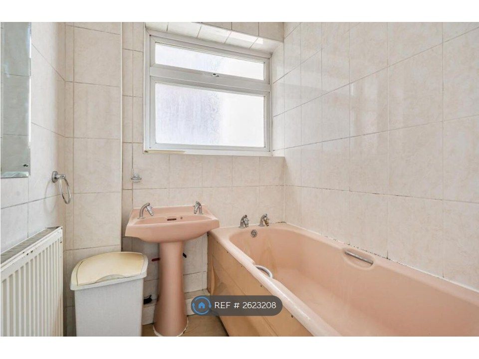 Property photo 3 of 4 Bathroom
