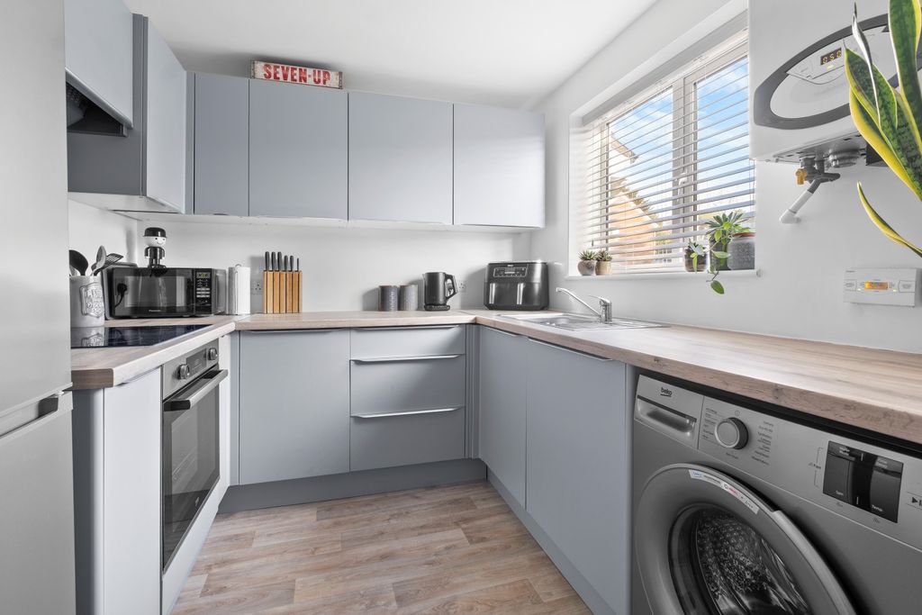 Property photo 3 of 18 Dscf0002