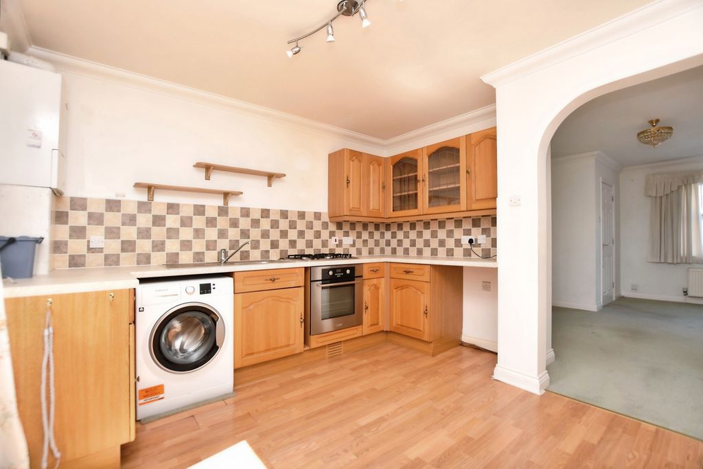 Property photo 2 of 17 Kitchen