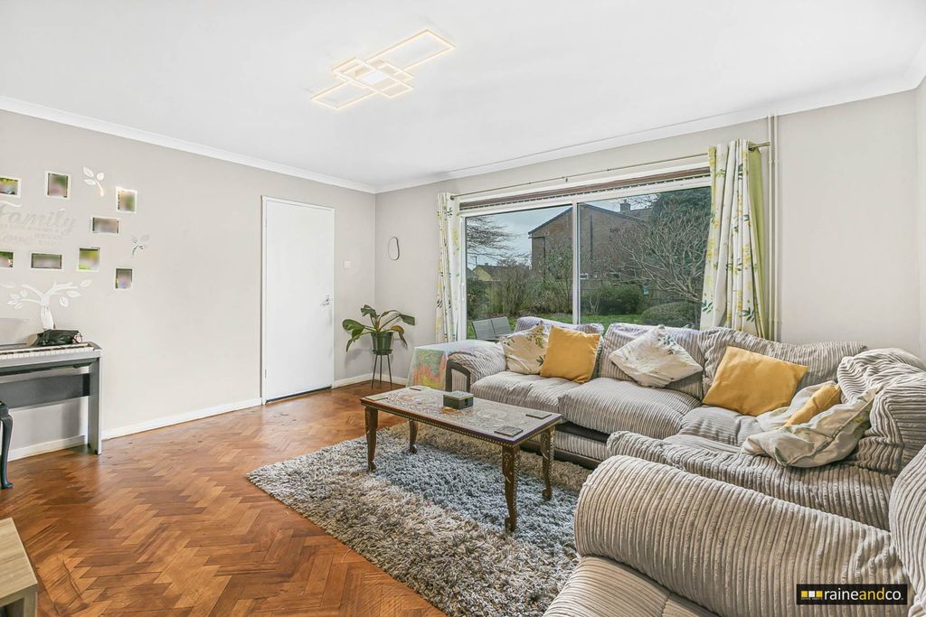 Property photo 2 of 17