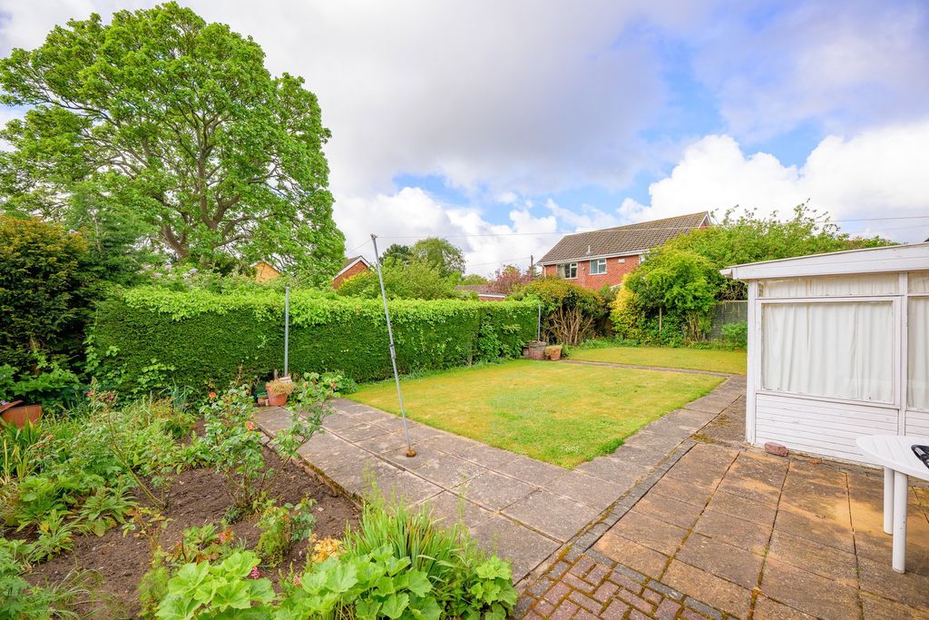 Property photo 2 of 25