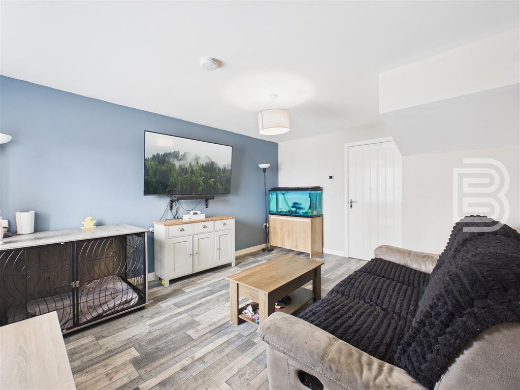 Property photo 2 of 16 Cam05587G0-Pr0151-Still006.Jpg