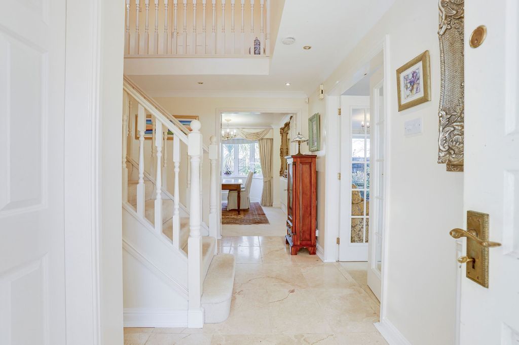 Property photo 3 of 29