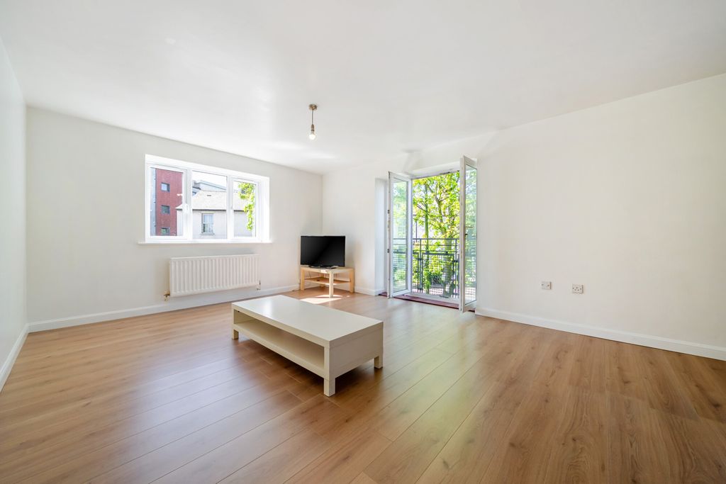 Property photo 2 of 16 1446209-7-69Eb44F...