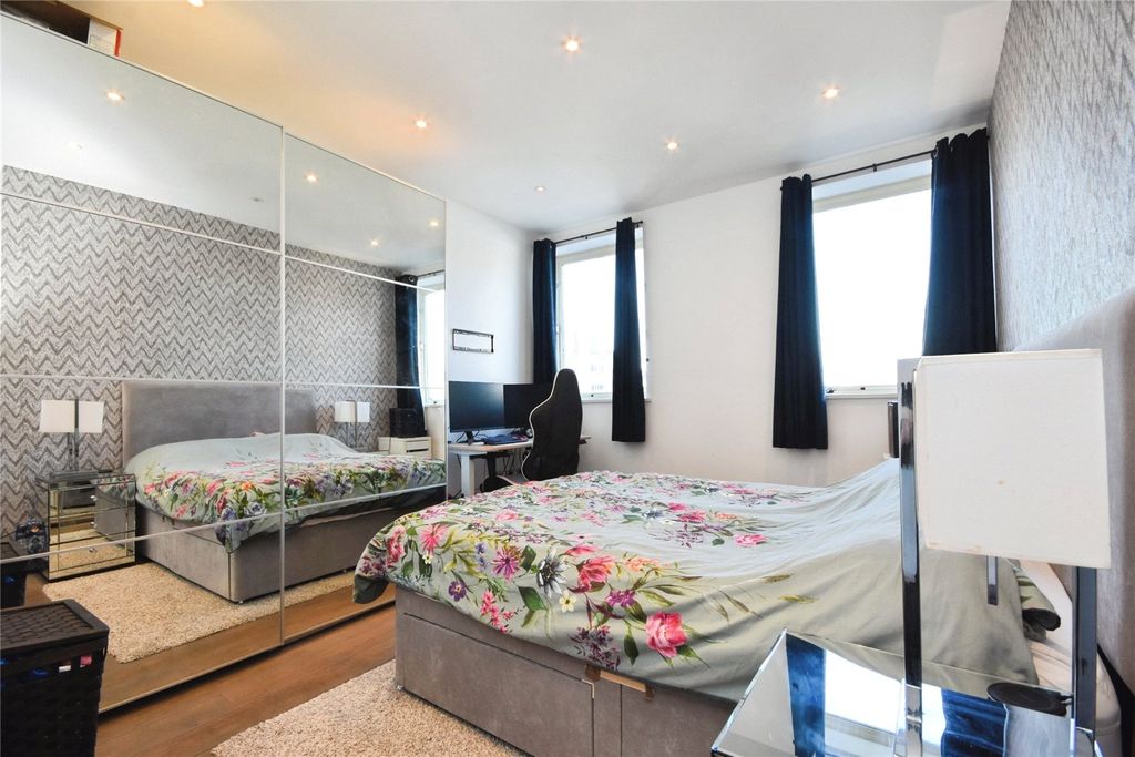 Property photo 3 of 15 Bedroom