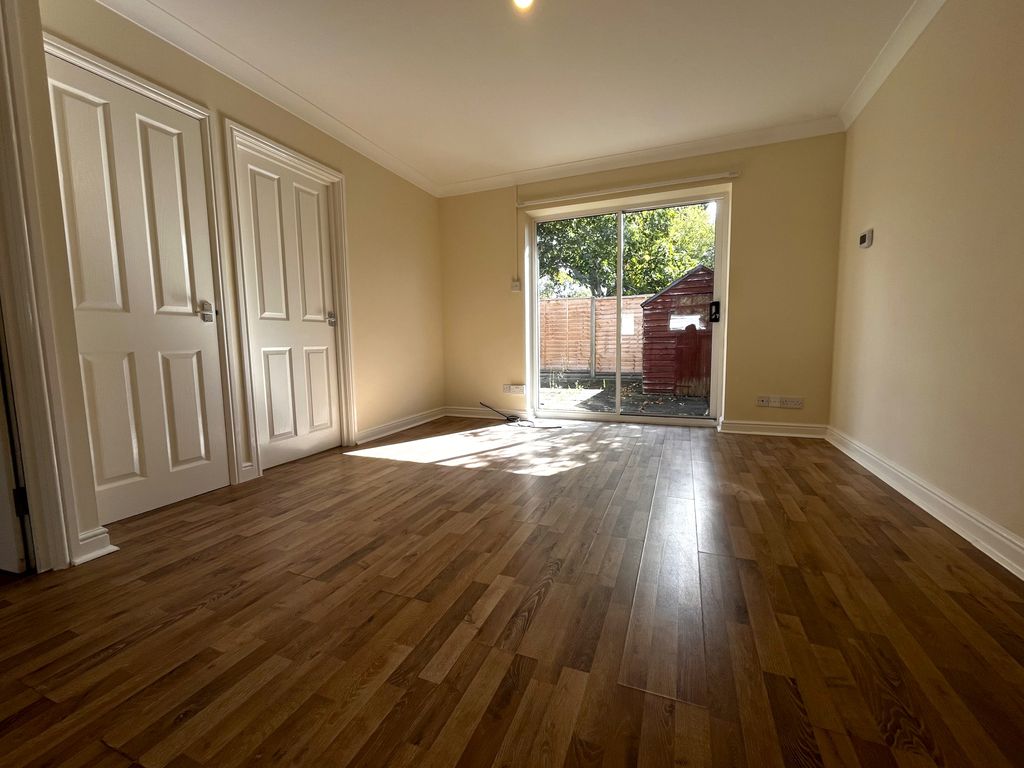 Property photo 2 of 8 Img_5047