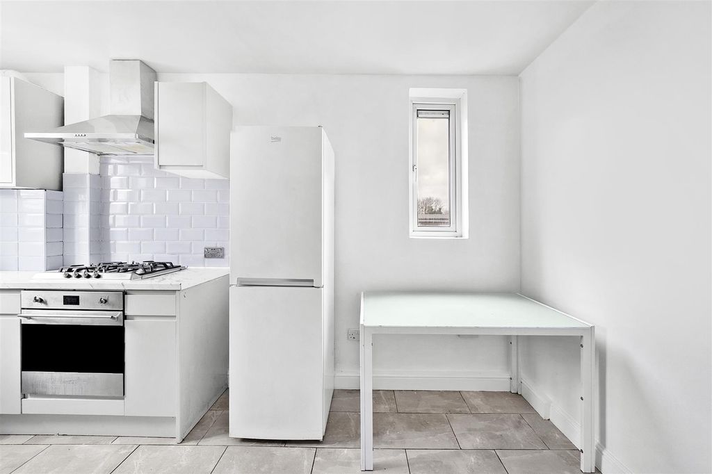 Property photo 3 of 15 Kitchen