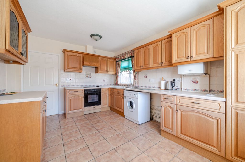 Property photo 3 of 21 1530798-5-1A1354c601363