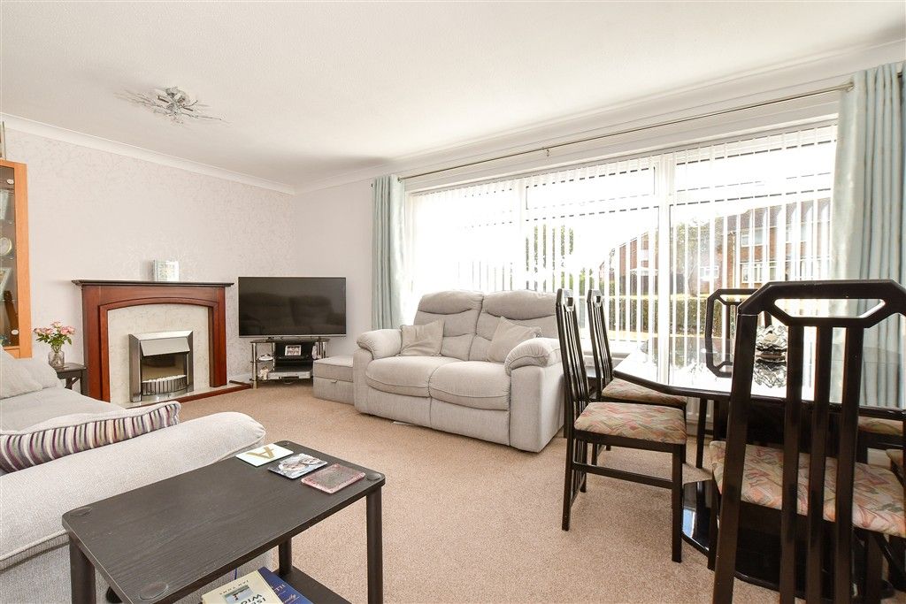 Property photo 2 of 10 Lounge/Dining Room