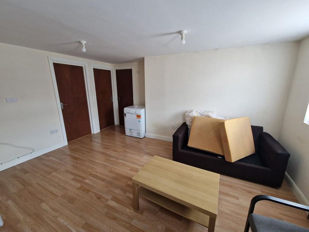 Property photo 1 of 4 Open Plan Kitchen &amp; Lounge