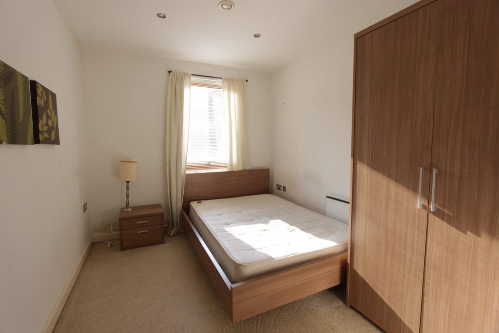 Property photo 3 of 7 Bedroom.Jpg