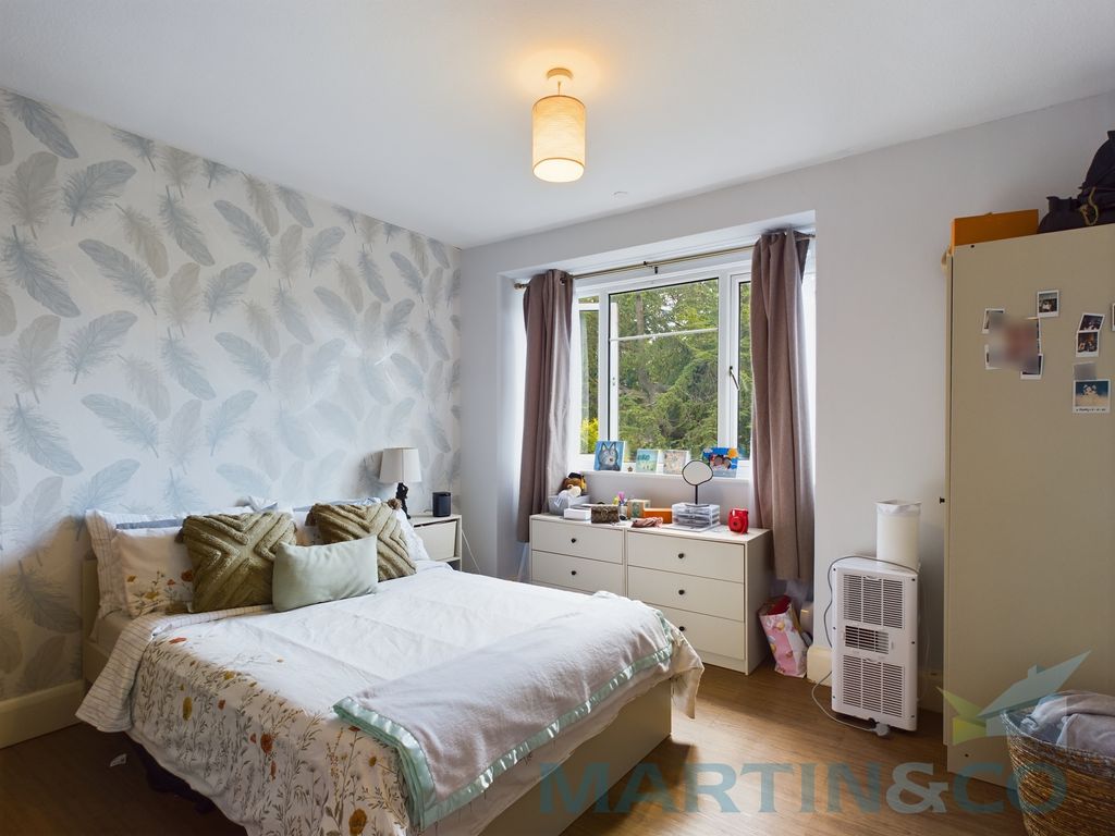 Property photo 2 of 12 Bedroom