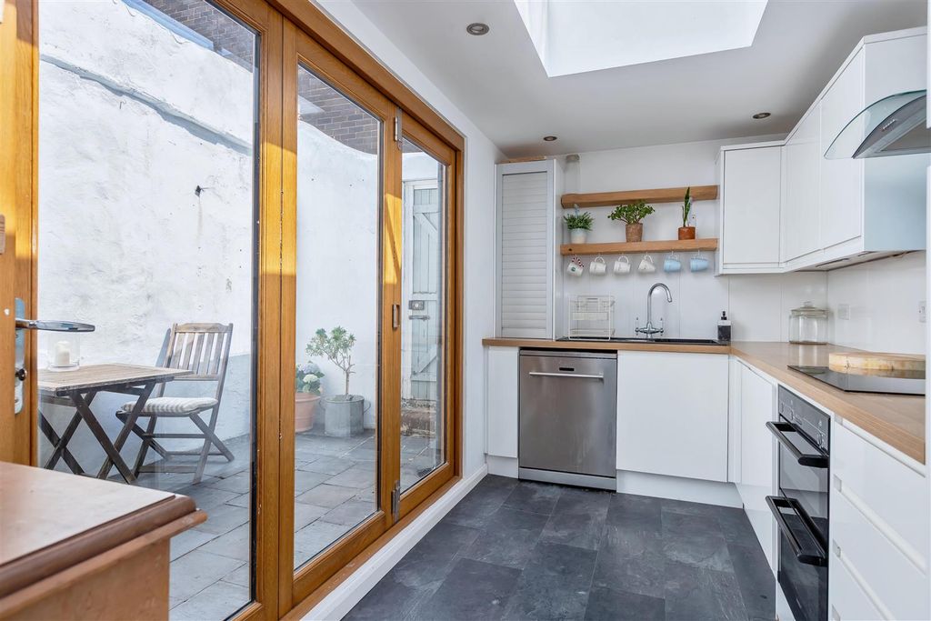 Property photo 3 of 12 Prospect Place_34.Jpg