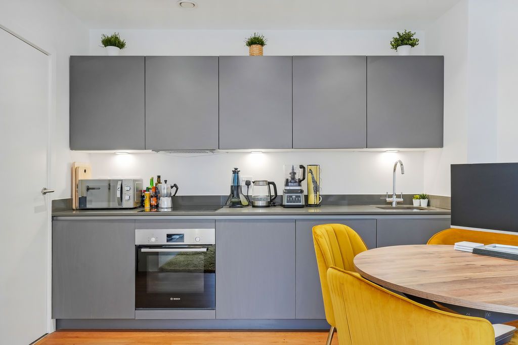 Property photo 3 of 12 Kitchen