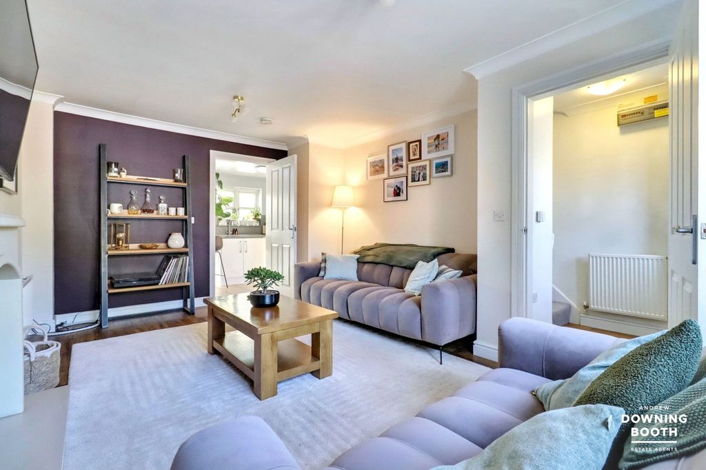 Property photo 2 of 21