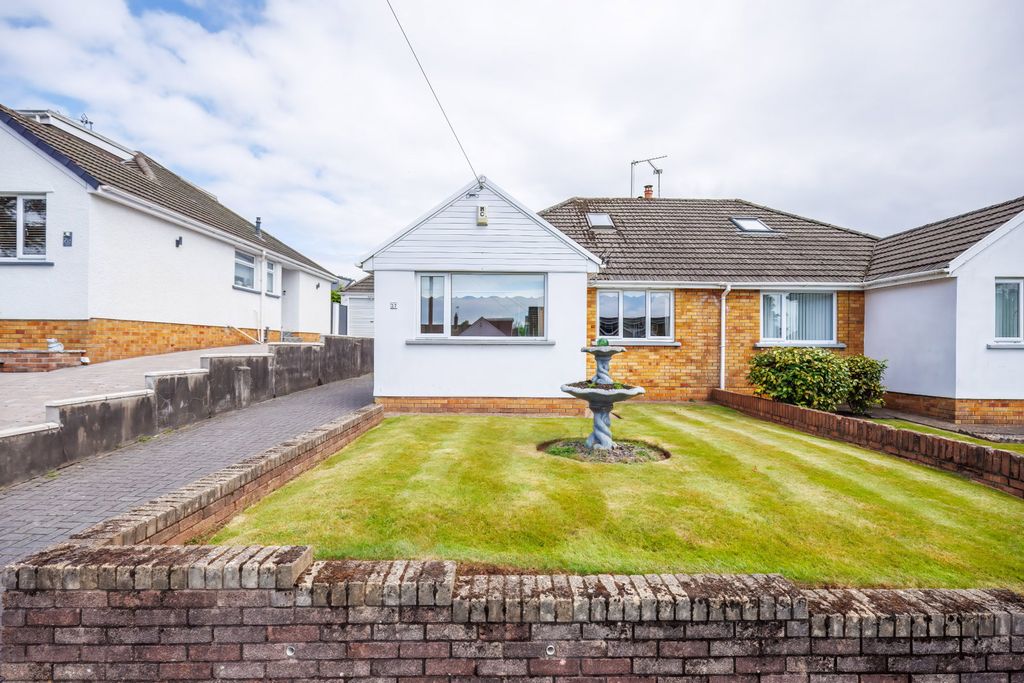 Property photo 1 of 33