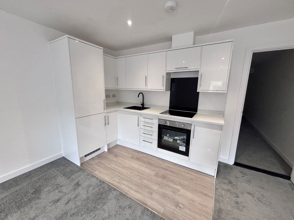 Property photo 1 of 6 Kitchen