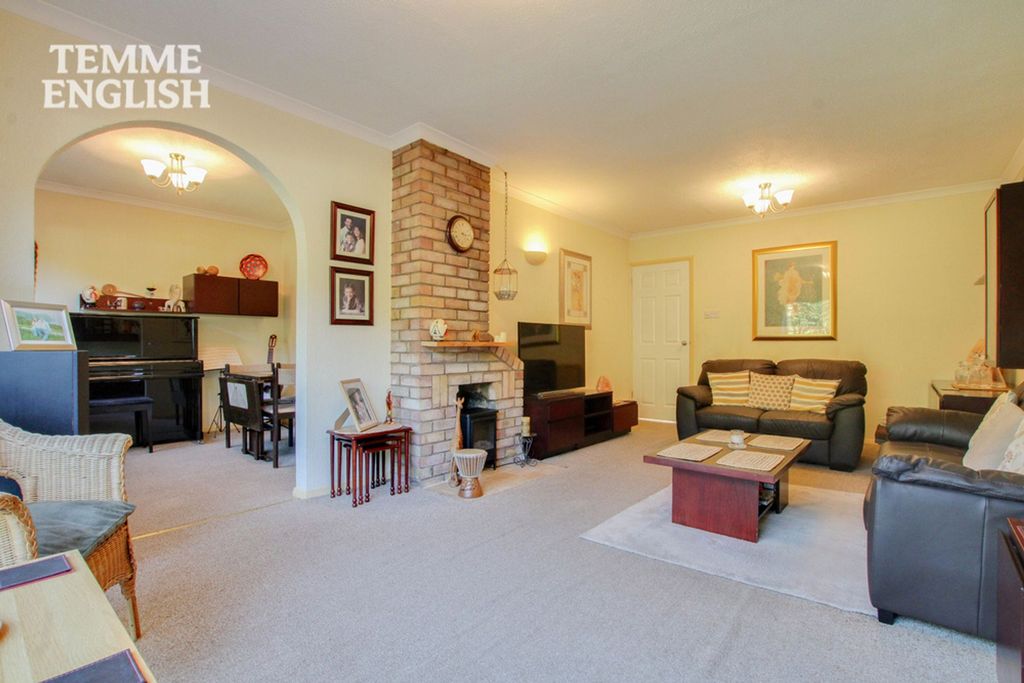 Property photo 2 of 29
