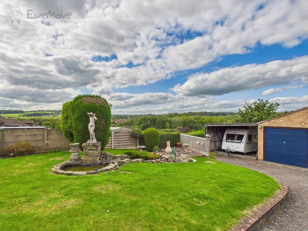 Property photo 1 of 36 Cam05065G0-Pr0011-Still032