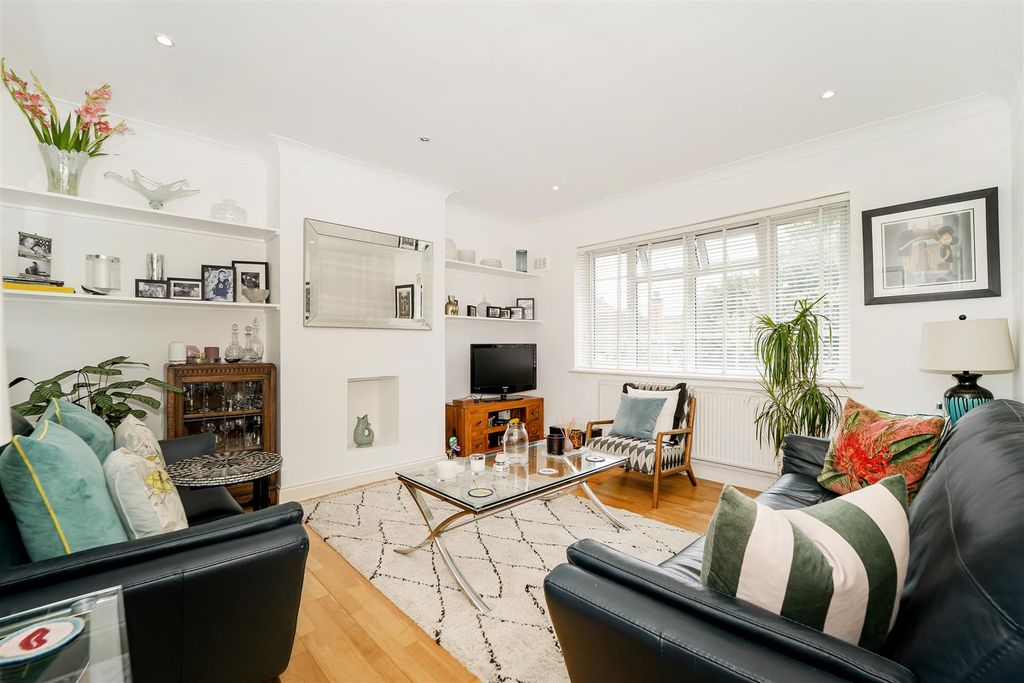 Property photo 1 of 9 Helliwell &amp; Co
