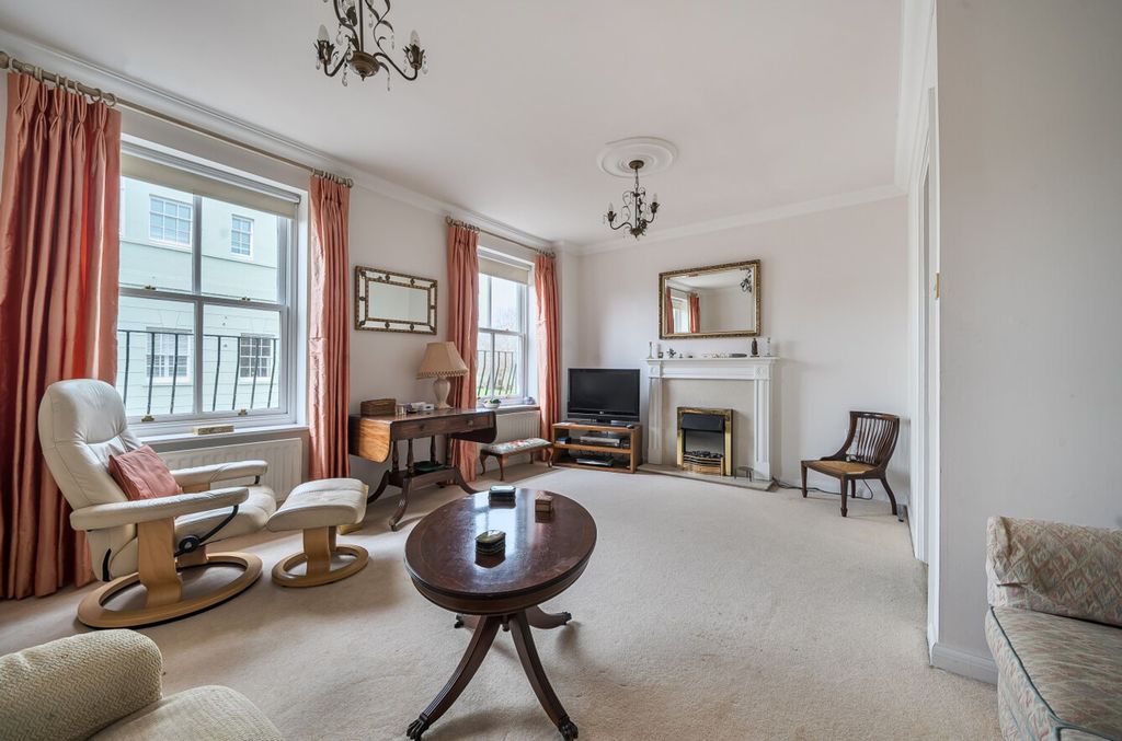 Property photo 2 of 21