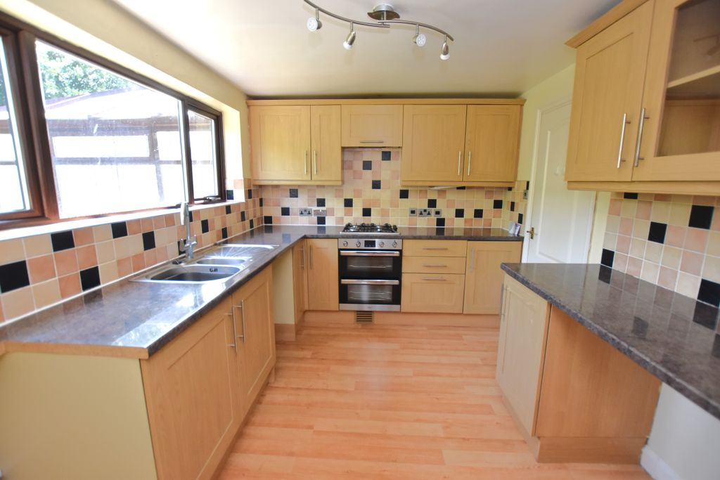 Property photo 2 of 33 Kitchen 2