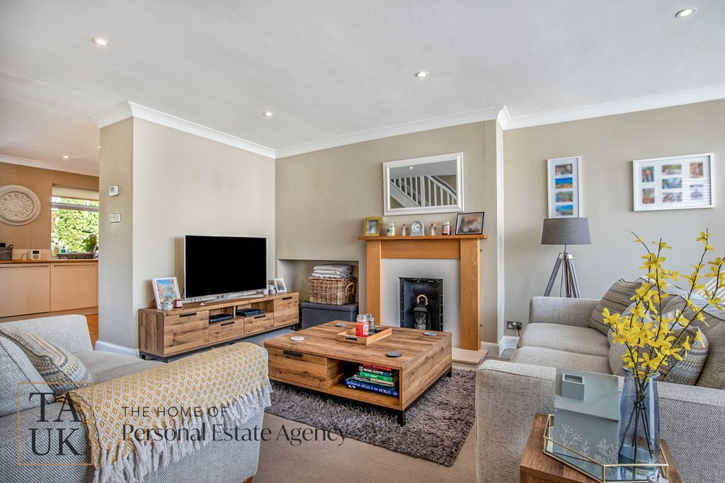Property photo 2 of 18