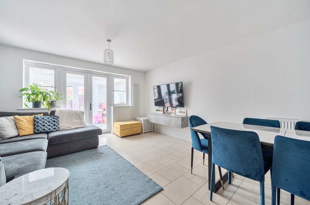 Property photo 2 of 24 1472424-24-6A3016...